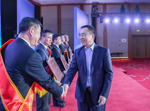 1705886240753034186.jpg 1705884175345072651.jpg