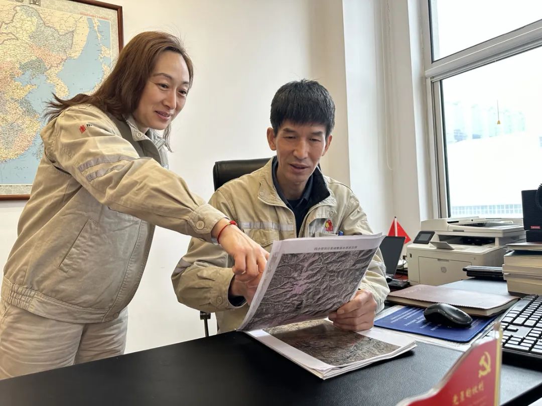 1707008844577093982.jpg 焦曉光(右).jpg